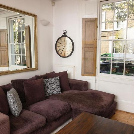 The Angel Place Hideaway - Fair 4Bdr House With Terrace ลอนดอน ภายนอก รูปภาพ