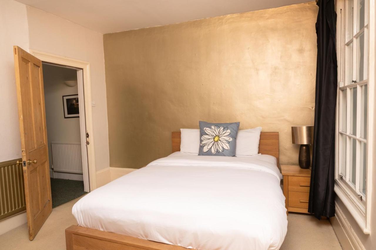 The Angel Place Hideaway - Fair 4Bdr House With Terrace ลอนดอน ภายนอก รูปภาพ